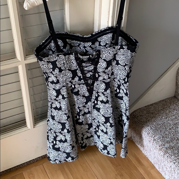 Forever 21 Black & White Floral Dress - Picture 2 of 4